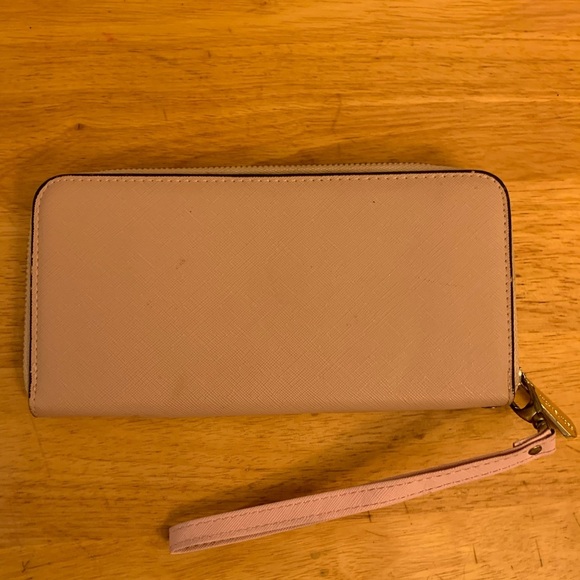Michael Kors Pink Wristlet Wallet. - Picture 3 of 9